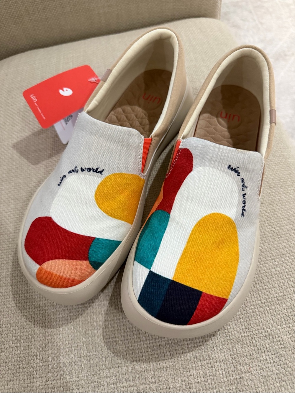 UIN Women’s Casual Loafers in Multicolor Abstract Print size 8.5 NWT